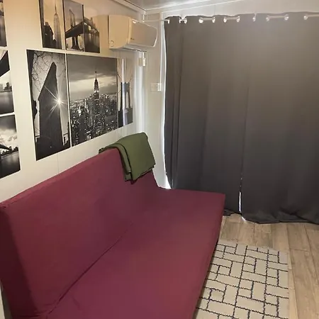 Cozy In Town Center Apartment *